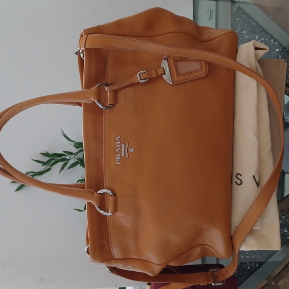 Prada bag - Picture 1 of 8